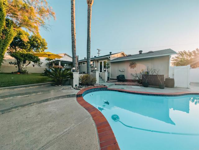 8635 La Butte Lane, Santee CA: https://media.crmls.org/mediaz/23672d31-b524-42a4-8607-5dd9d76bdbe9.jpg