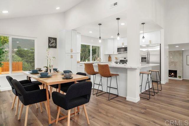 13837 Paseo Cardiel, San Diego CA: https://media.crmls.org/mediaz/2367fb02-2f8e-4129-a5a0-bbc67d6d46cc.jpg