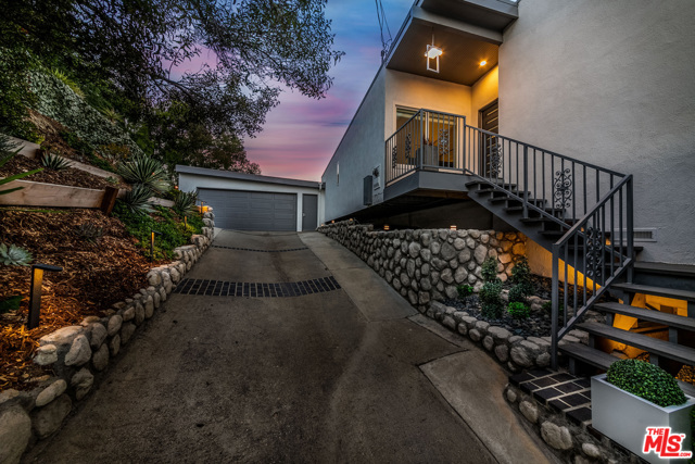 Image 2 for 345 Canyon Vista Dr, Los Angeles, CA 90065