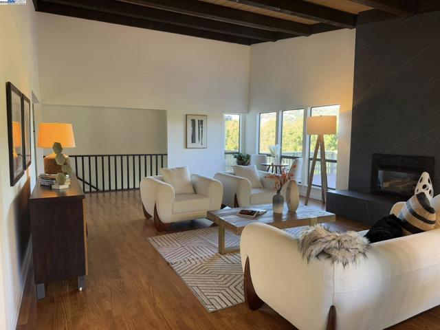 4732 Mira Vista Drive, Castro Valley CA: https://media.crmls.org/mediaz/23697985-6537-4c7f-922b-18b810c6aae2.jpg