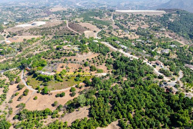 0 Wilt Road, Fallbrook CA: https://media.crmls.org/mediaz/236a089c-8ab5-474d-9bb3-f3c6a0003b58.jpg