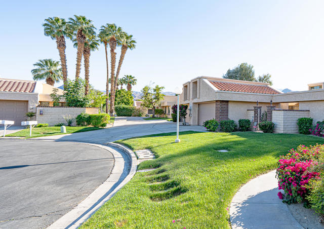 68697 Cll Tortosa, Cathedral City CA: https://media.crmls.org/mediaz/236a4141-af9e-447a-86a5-85afe22a1031.jpg