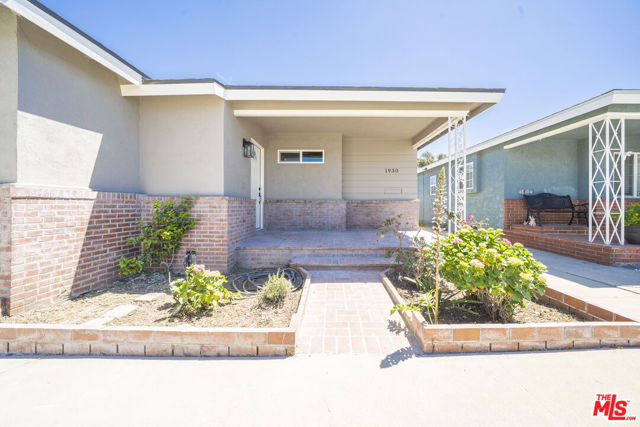 1930 W 153rd Street, Gardena CA: https://media.crmls.org/mediaz/236a44b6-8f68-4163-bc3b-6387f6753edb.jpg