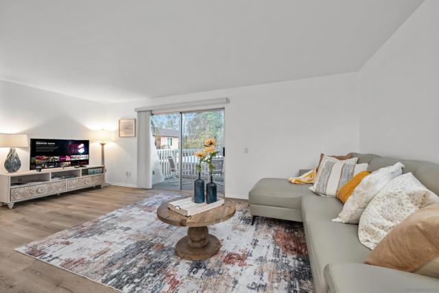 975 Laguna Drive, Carlsbad CA: https://media.crmls.org/mediaz/236a6006-3547-4877-ae34-ed6522121f87.jpg