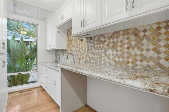 3895 Fair Oaks Boulevard, Sacramento CA: https://media.crmls.org/mediaz/236b40b8-de1b-4a5f-867a-8378fd0048e9.jpg