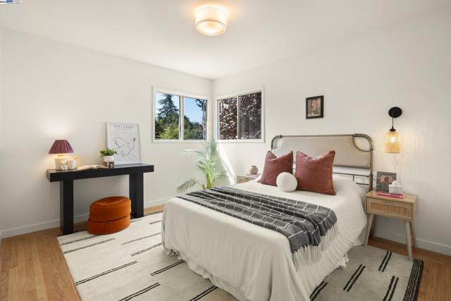 1458 Cedar St, Berkeley CA: https://media.crmls.org/mediaz/236c88b3-5e26-4057-99b0-69131fa64290.jpg