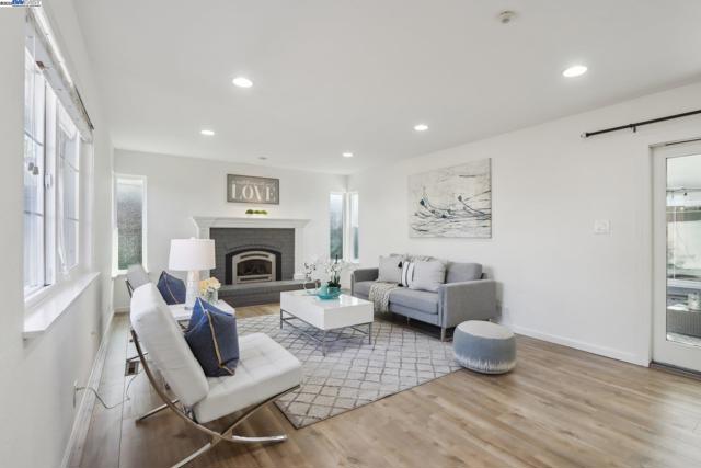 Image 7 of 53 For 5238 Brophy Dr