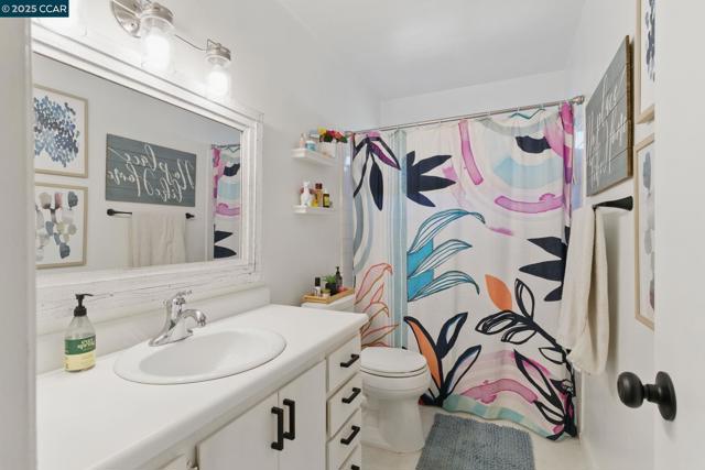 1700 Laguna St, Concord CA: https://media.crmls.org/mediaz/236d6dd5-80ea-484c-a23f-be8ff00d7705.jpg