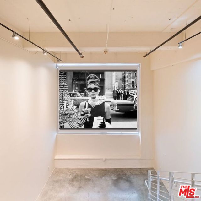1130 S Flower Street, Los Angeles CA: https://media.crmls.org/mediaz/236d9044-e800-4b64-a088-6a6c4f4df06d.jpg