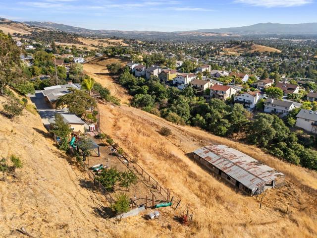 14990 Garcal Drive, San Jose CA: https://media.crmls.org/mediaz/236de292-2864-43af-9c1c-7fb03cc58b3e.jpg