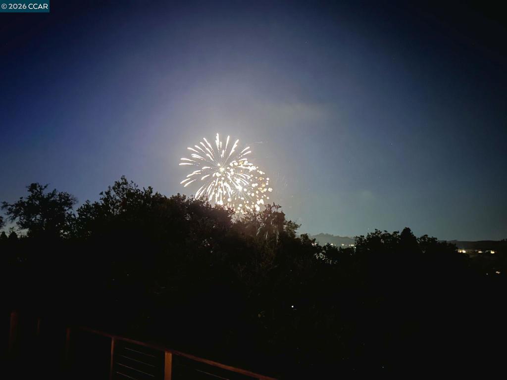 https://media.crmls.org/mediaz/236ea28e-10c5-4e06-956a-9f0c632ffa8a.jpg?preset=X-Large
