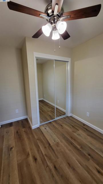 2137 Whitcomb Way, Modesto CA: https://media.crmls.org/mediaz/236ebd7e-8f4c-40d6-b1f3-c1e28c313207.jpg