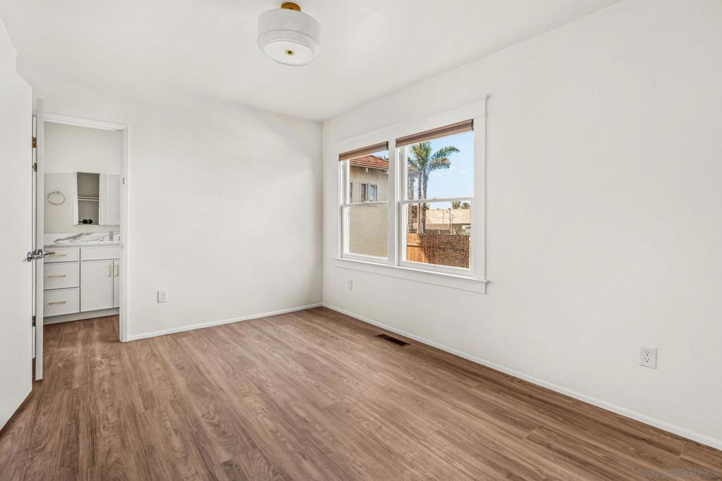 915 Civic Center Dr - photo 12