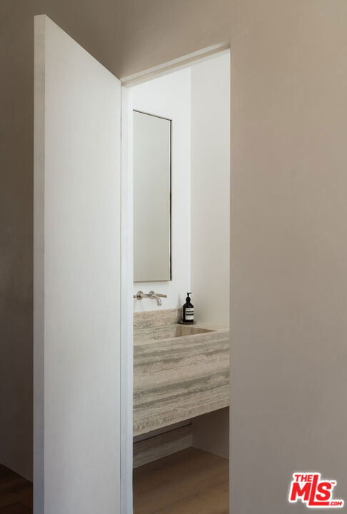 4200 Marina Drive, Santa Barbara CA: https://media.crmls.org/mediaz/236fa7f1-dd3c-43b2-8491-4f6a1374dac2.jpg