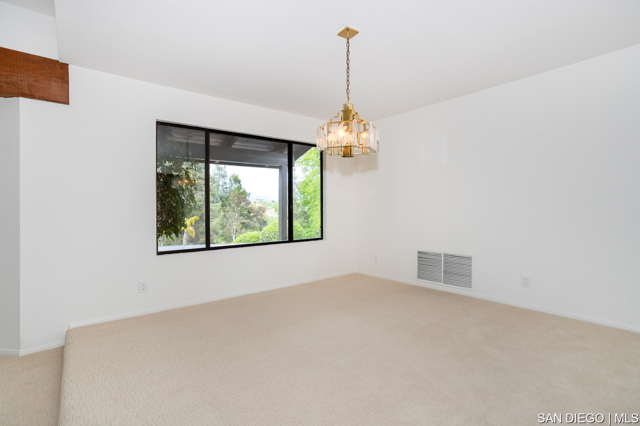 627 Elm Tree LN, Fallbrook CA: https://media.crmls.org/mediaz/23701c14-c1c2-4cce-a5c6-8d43993ff515.jpg