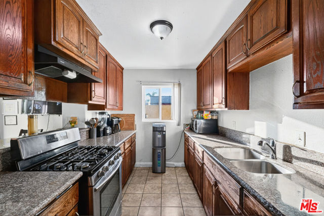 1503 E Gage Avenue, Los Angeles CA: https://media.crmls.org/mediaz/23705206-3d25-40d6-9732-fd1be4d108fb.jpg