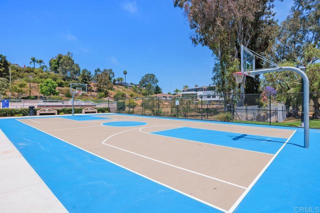 731 Valley Avenue, Solana Beach CA: https://media.crmls.org/mediaz/23705d84-0ed5-41c4-9ea2-b861308ac483.jpg