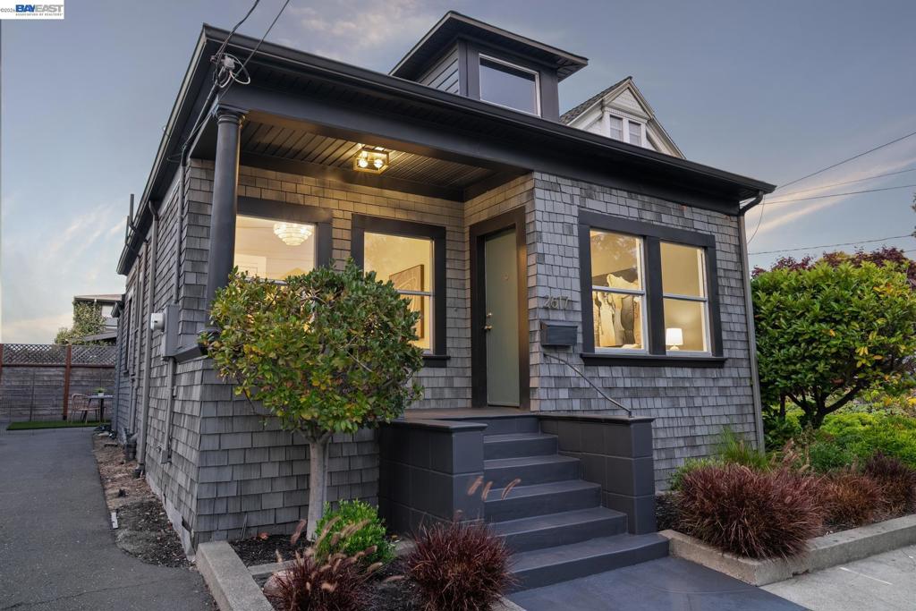 2617 Santa Clara Ave