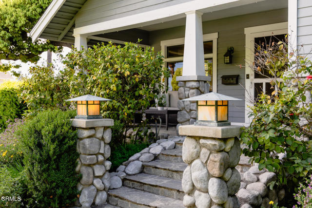 1967 La France Avenue, South Pasadena CA: https://media.crmls.org/mediaz/23715198-9611-4806-b7f6-84015a813eb2.jpg