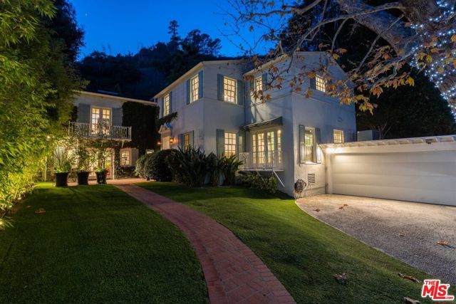 2055 Outpost Drive, Los Angeles CA: https://media.crmls.org/mediaz/237212cc-e10d-44e8-aaf1-495cfb7bd15f.jpg