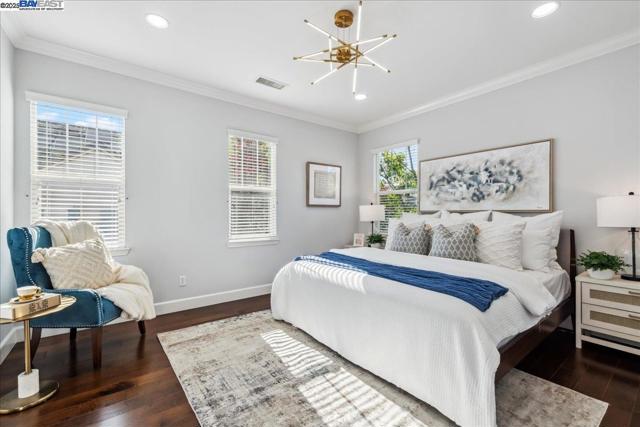 4875 Thorndike Ln, Dublin CA: https://media.crmls.org/mediaz/23728953-10f1-4cea-be5c-001c12e02b54.jpg