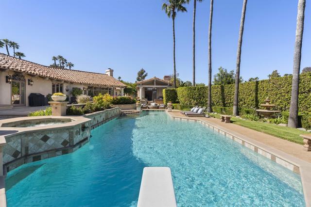 14619 Calle Carla, Rancho Santa Fe CA: https://media.crmls.org/mediaz/23739519-68f6-4766-bcdc-17d10f7b68d2.jpg