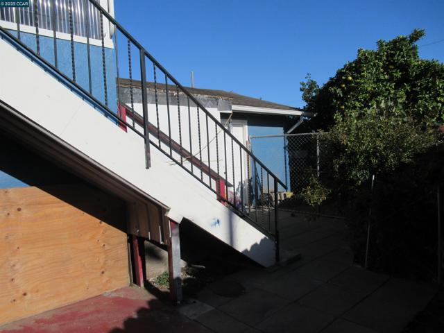 615 15Th St, Richmond CA: https://media.crmls.org/mediaz/2373ea5f-672d-4fc0-b40f-c2ec6506128e.jpg