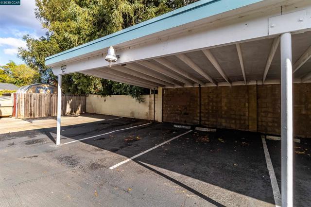 3905 Clayton Rd, Concord CA: https://media.crmls.org/mediaz/2373fec3-9cd8-4529-bb59-5227b2ea75ec.jpg