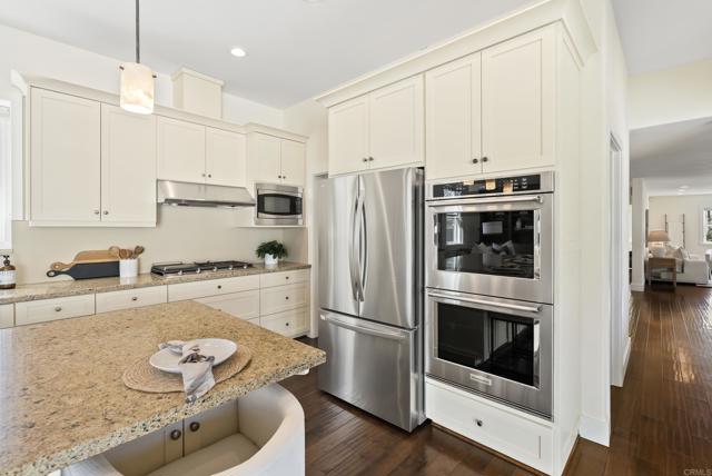 Detail Gallery Image 12 of 42 For 871 Tarento Dr, San Diego,  CA 92106 - 4 Beds | 3 Baths