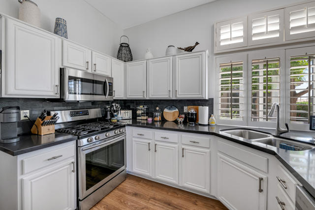 78829 Putting Green Drive, Palm Desert CA: https://media.crmls.org/mediaz/23750727-0320-47f8-a018-22d66851831e.jpg