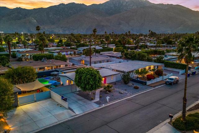 963 S Paseo Caroleta, Palm Springs CA: https://media.crmls.org/mediaz/237515d9-be61-458f-8f67-37705c0a6a0f.jpg