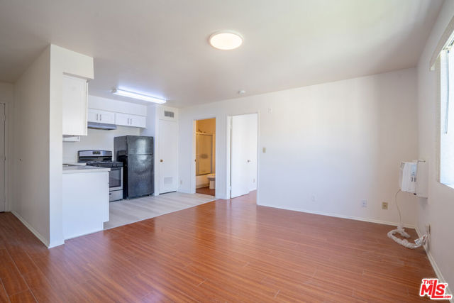 820 S St Andrews Place, Los Angeles CA: https://media.crmls.org/mediaz/237532d7-f44c-4e6b-9c23-16898ea558e3.jpg