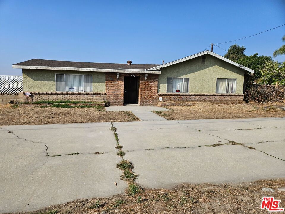 3096 N Macy Street