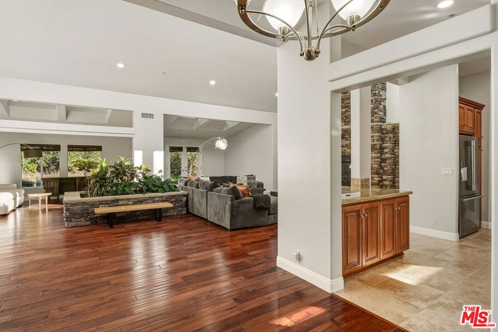MLS #26862935 image #5