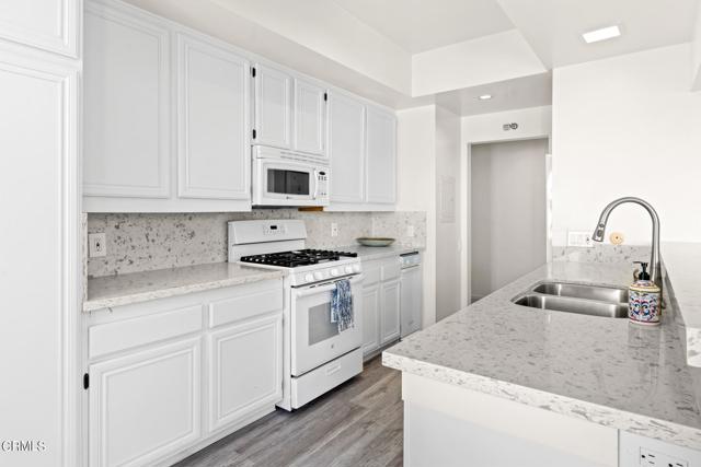 Detail Gallery Image 7 of 21 For 121 S Wilson Ave #205,  Pasadena,  CA 91106 - 2 Beds | 2 Baths