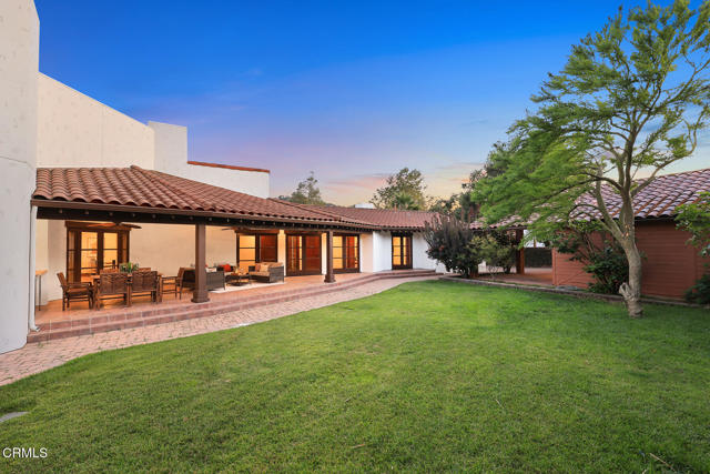 1533 Rancho Avenue, Glendale CA: https://media.crmls.org/mediaz/237709f0-ddb2-41d4-9bff-782e2f8d2bd3.jpg