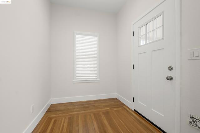 1437 Portland Ave, Albany CA: https://media.crmls.org/mediaz/2377abb2-ff59-4756-97e6-0979c9e41c33.jpg