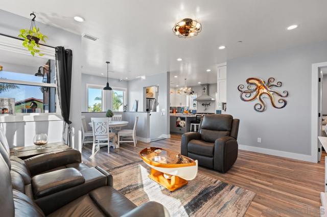 413 Delaware St, Imperial Beach CA: https://media.crmls.org/mediaz/2377bbbf-5dc2-4d7d-a741-715386155f55.jpg