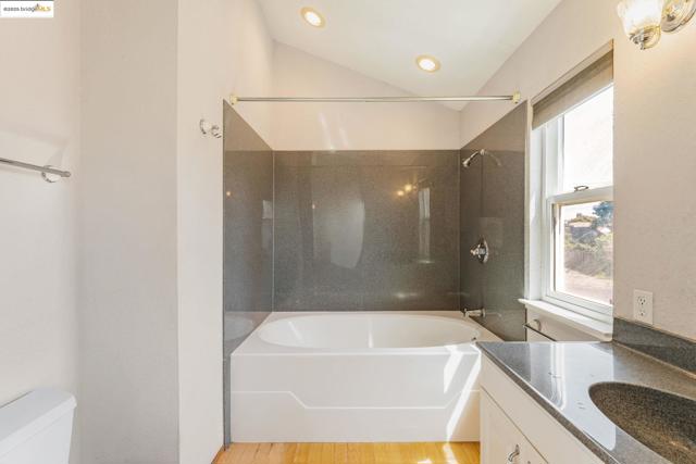 2116 LUNA AVENUE, San Leandro CA: https://media.crmls.org/mediaz/237851e5-7f74-4e81-b444-33dc49dd9c2d.jpg