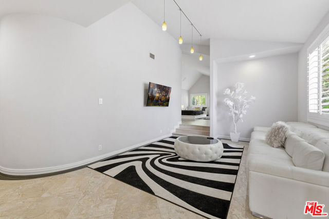 24366 La Masina Court, Calabasas CA: https://media.crmls.org/mediaz/237869f2-6985-4eea-85a6-08a1fc4fb7a1.jpg