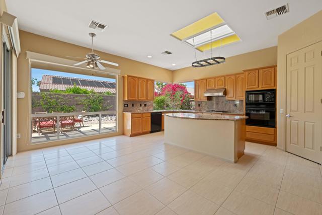 36411 Tallowood Drive, Palm Desert CA: https://media.crmls.org/mediaz/23786c42-e606-45fb-8ba8-1b35142168f4.jpg