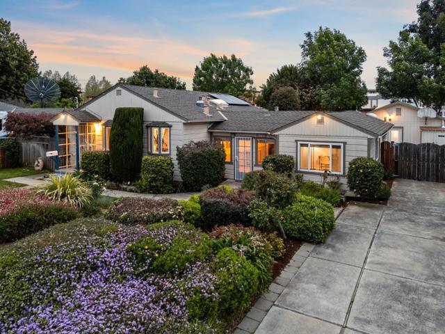 3150 Riddle Road, San Jose CA: https://media.crmls.org/mediaz/2378cad6-f3c9-4bf2-a304-a82ba3532bfc.jpg