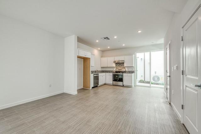 3006 Minaret Way, Marina CA: https://media.crmls.org/mediaz/2378e9e7-2d66-4dee-ae3e-14db7a26d2ce.jpg