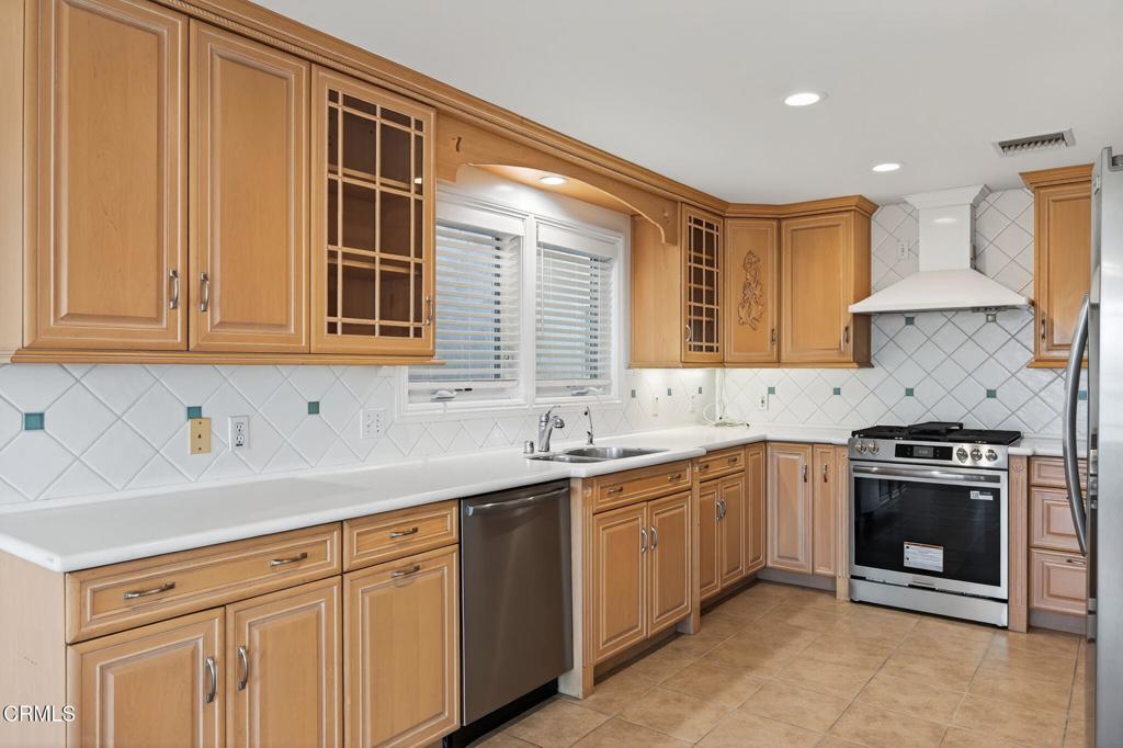 MLS #V1-33403 image #22