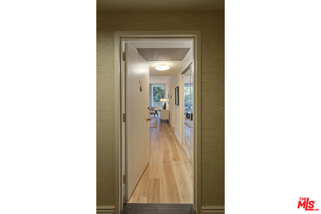 4455 Los Feliz Boulevard, 204 photo 2