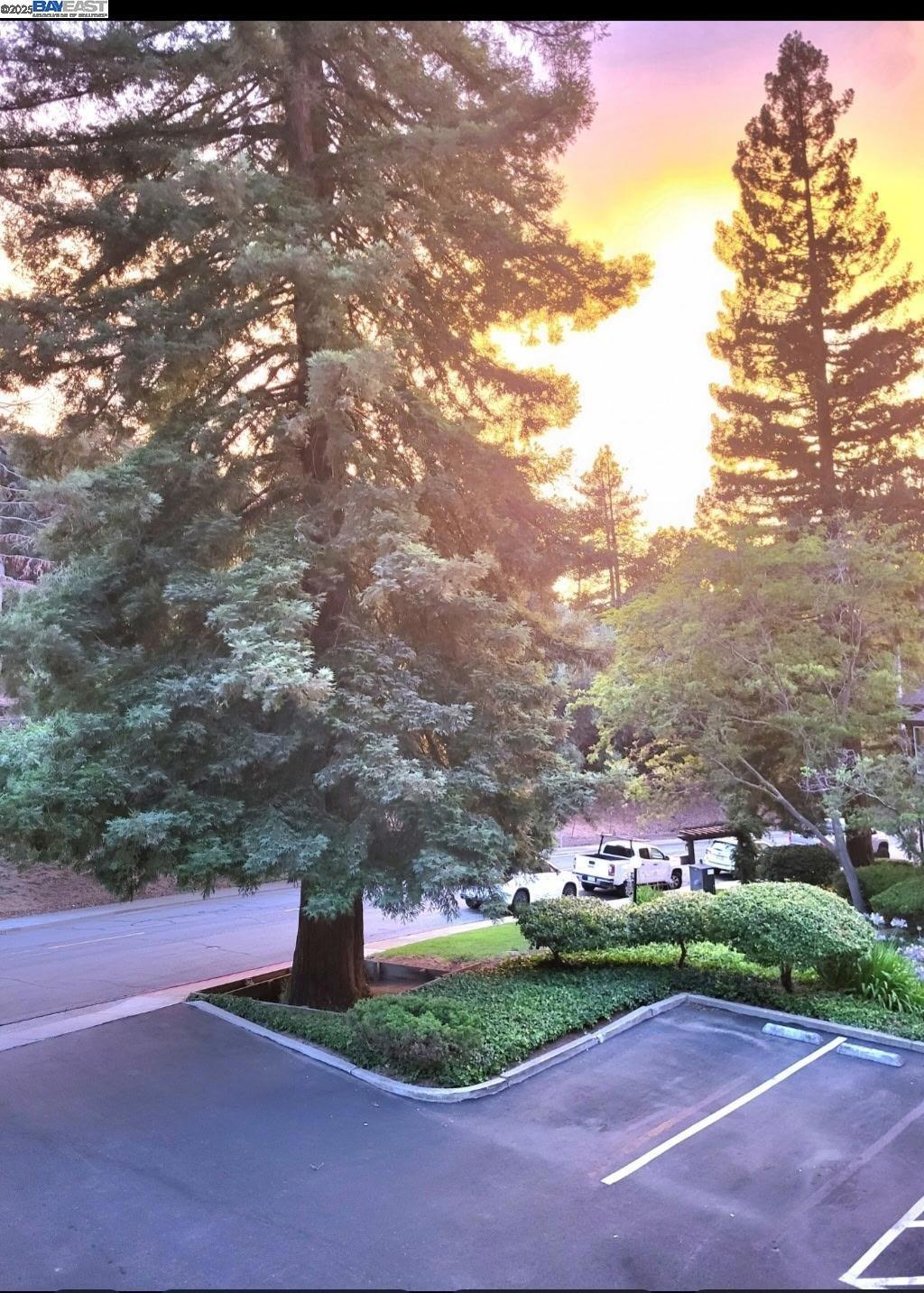 https://media.crmls.org/mediaz/23798f6d-6b38-432f-9467-59761a9c11e9.jpg?preset=X-Large