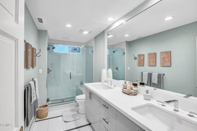 Detail Gallery Image 21 of 62 For 3831 Sepulveda Bld #1,  Sherman Oaks,  CA 91403 - 6 Beds | 5/2 Baths