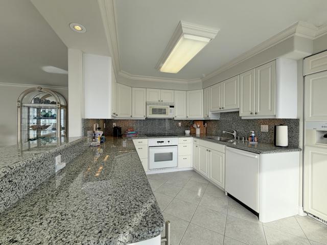 Detail Gallery Image 26 of 54 For 1770 Avenida Del Mundo #809,  Coronado,  CA 92118 - 3 Beds | 3 Baths