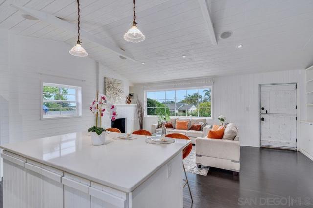 4154 Hill St, San Diego CA: https://media.crmls.org/mediaz/237a2cc1-5f9e-434a-89aa-ef7915fe7e91.jpg