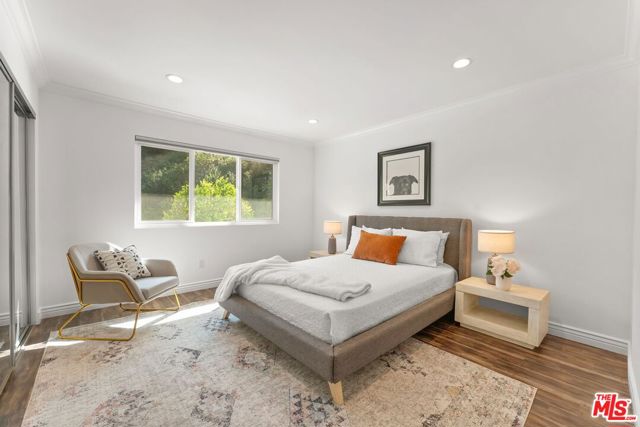 3831 Saint Johnswood Drive, Woodland Hills CA: https://media.crmls.org/mediaz/237a8e81-e148-4783-9f8c-b599053a28d7.jpg